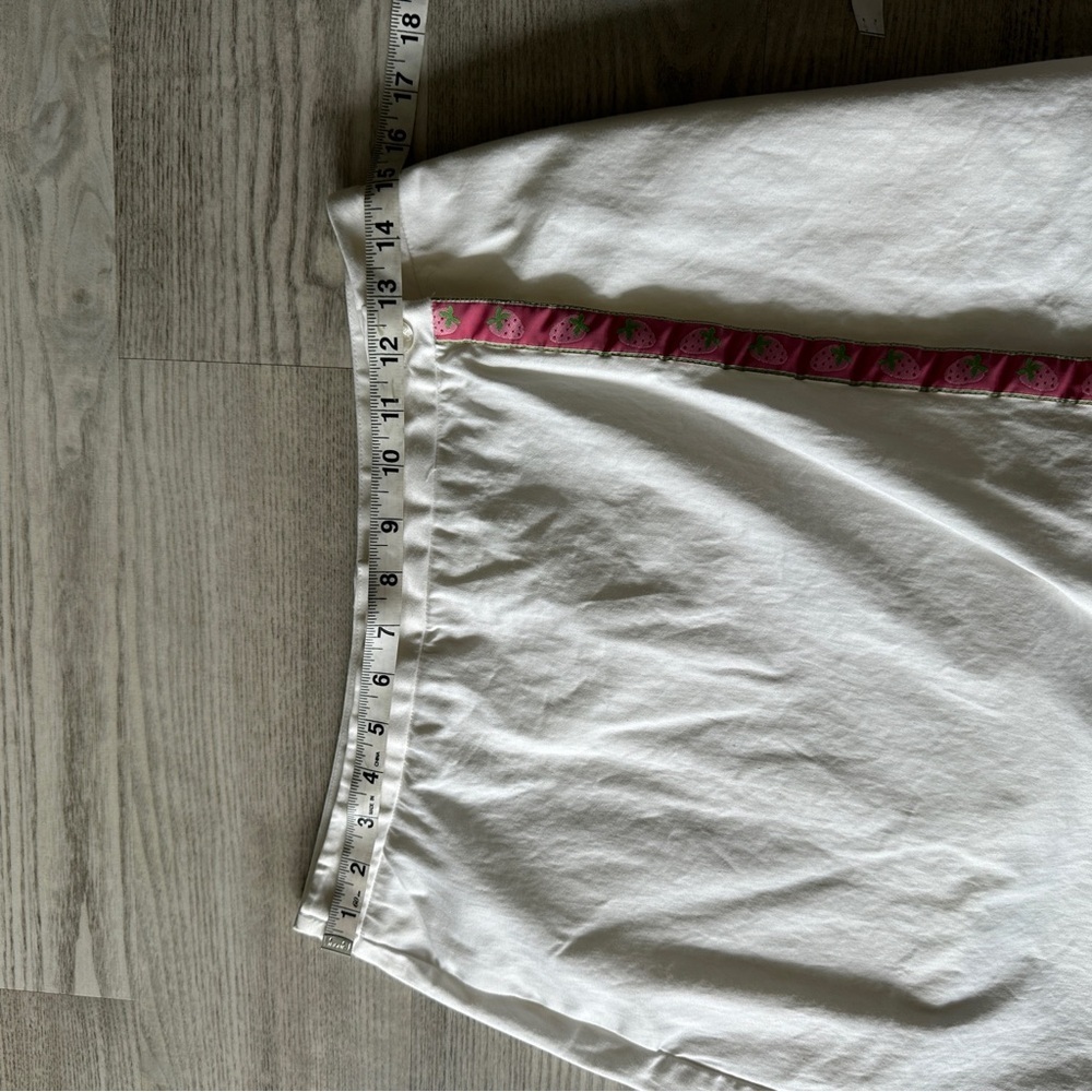 Lily Pulitzer White Skort Strawberry Print Pink Accent 8 - Picture 13 of 15